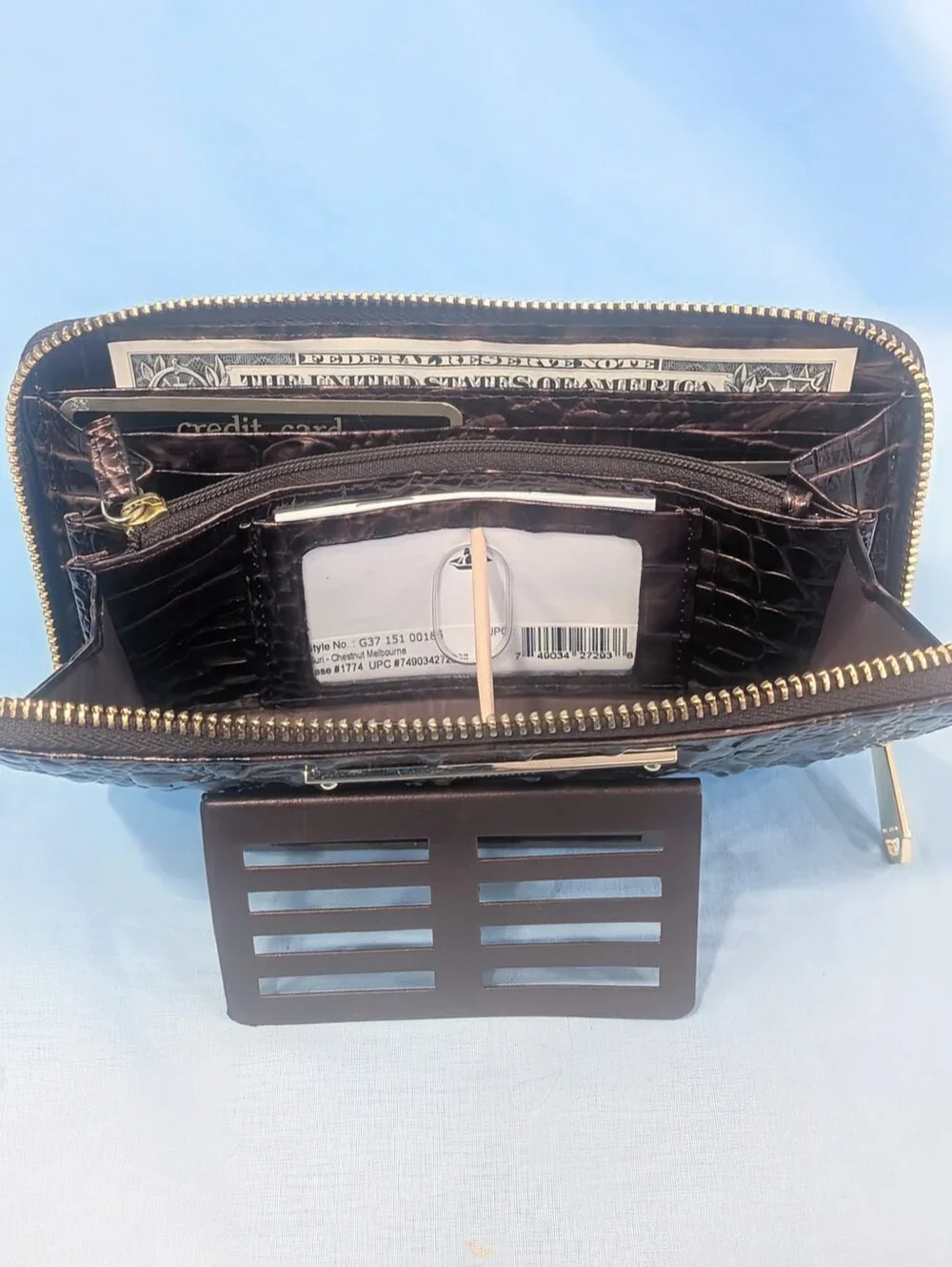 🔷NWOT Brahmin Chestnut Suri Wallet